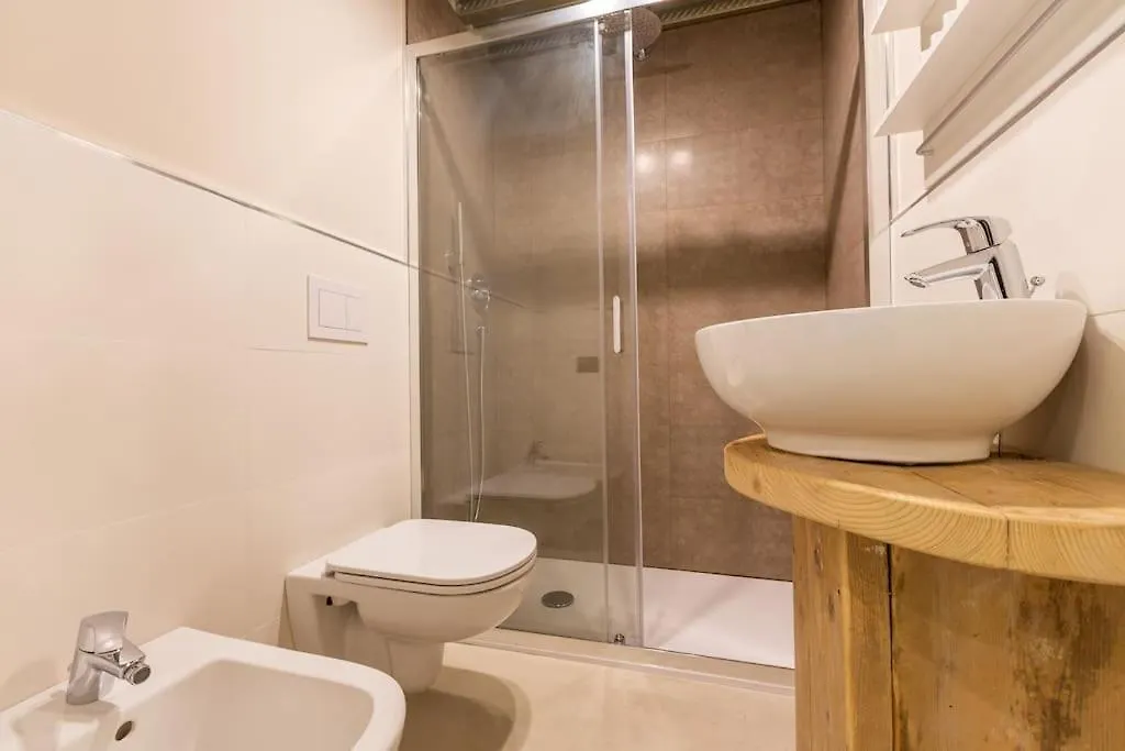Sp15 -Isola- Super Large Apartment Milan Italy