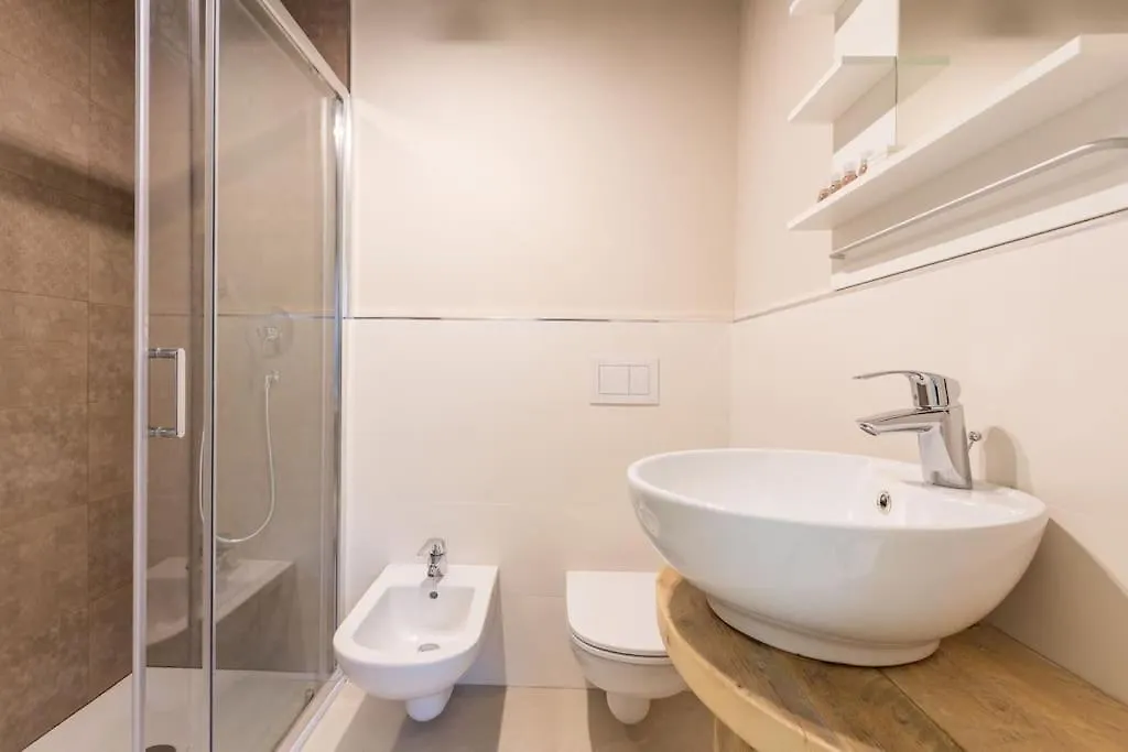 Sp15 -Isola- Super Large Apartment Milan 0*,  Italy