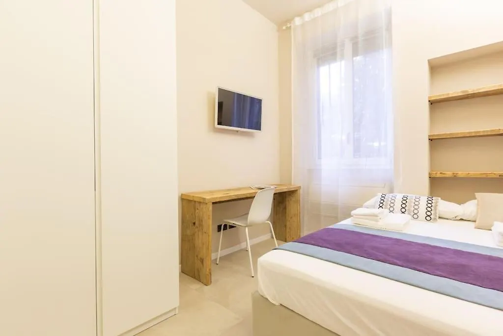 Sp15 -Isola- Super Large Apartment Milan 0*,  Italy