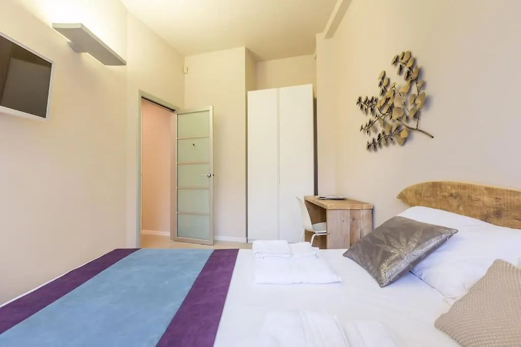 Sp15 -Isola- Super Large Apartment Milan Italy