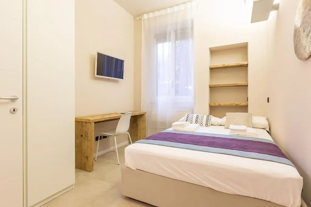 Sp15 -Isola- Super Large Apartment Milan 0*,